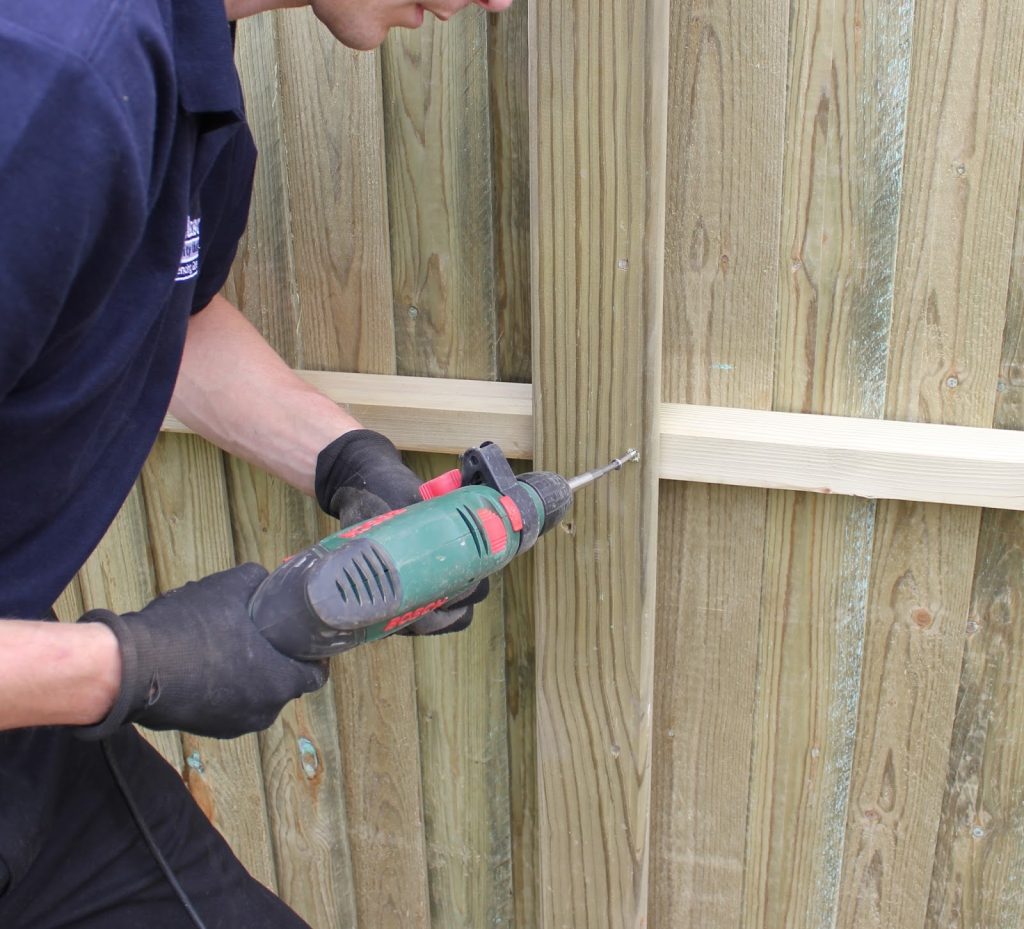 fencing contractor