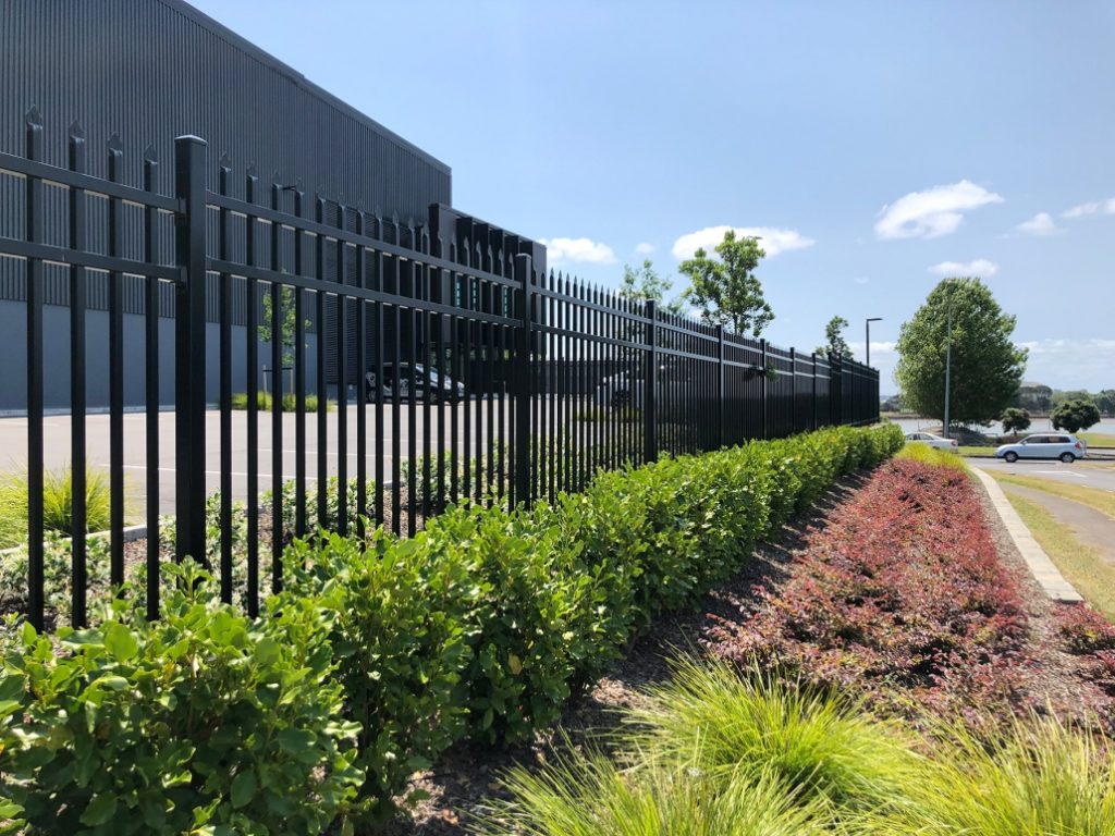 Commercial fence